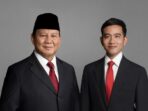 Prabowo Subianto and Gibran Rakabuming, the potential presidential and vice-presidential candidates for the 2024 election in Indonesia, have stated their vision to build a corruption-free Indonesia. They emphasized the importance of combating corruption as a critical factor in improving the country’s development and prosperity.

The pair expressed their commitment to implementing policies and initiatives that will root out corruption at all levels of government and society. They believe that a strong stance against corruption will lead to a more transparent and accountable governance system, which will ultimately benefit the people of Indonesia.

Prabowo and Gibran’s vision for a corruption-free Indonesia aims to create a conducive environment for economic growth, investment, and job creation. They also emphasized the need for ethical leadership and good governance to achieve this goal.

The duo’s declaration of this vision signals their determination to prioritize the fight against corruption and to make it a central theme of their potential future leadership. Their commitment to building a corruption-free Indonesia has garnered attention and support from many who believe in the importance of eradicating this pervasive issue.

Overall, Prabowo and Gibran’s vision to build a corruption-free Indonesia reflects their dedication to creating a more just, fair, and prosperous society for all Indonesians.