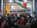 Demo Massa Pro Palestina di Gedung Departemen Luar Negeri AS dan New York Times