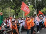 Hindari Jalan di Depan Kedubes AS karena Adanya Demo Massa Buruh