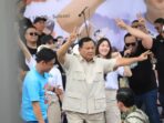 Prabowo bergembira hadiri acara masak besar yang dipandu oleh Chef Bobon x Kopra. Acara ini dihadiri oleh banyak orang yang antusias untuk belajar memasak dan menikmati hidangan lezat yang disajikan. Prabowo pun terlihat senang dan antusias selama acara tersebut, serta berkesempatan untuk belajar langsung dari Chef Bobon x Kopra. Ini merupakan pengalaman yang menyenangkan bagi Prabowo dan semua orang yang hadir di acara masak besar ini.