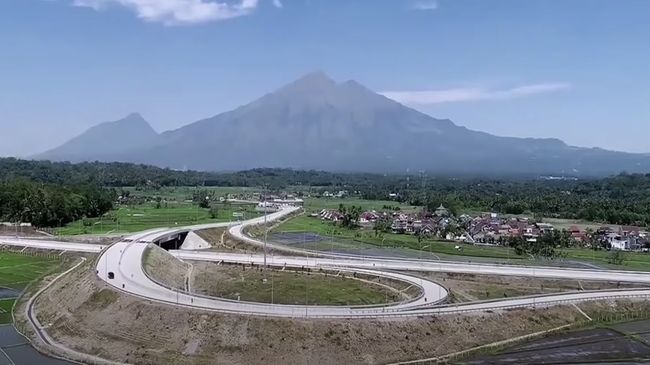 Penampakan Tol Terpanjang di Indonesia yang Ditinggalkan oleh Konglomerat