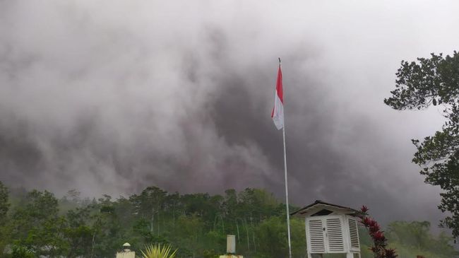 Kondisi Terkini Gunung Marapi Setelah Bandara Minangkabau Ditutup