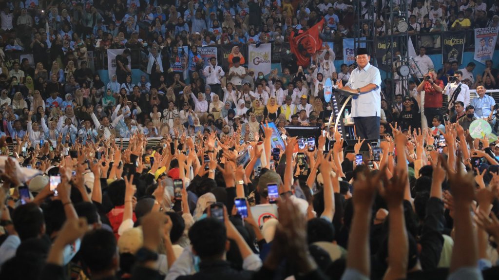 Prabowo Berbicara Di Depan Ribuan Masyarakat Sulsel: Kami Bertekad Meningkatkan Gaji Guru