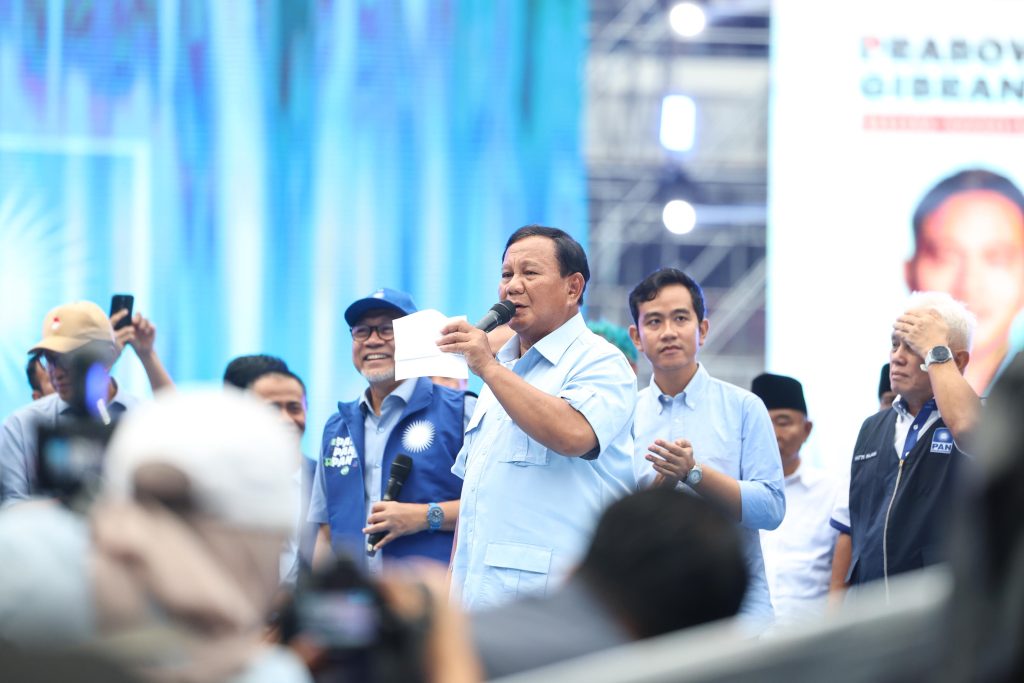 Prabowo Subianto Mendorong Puluhan Ribu Warga di Bandung Berdoa untuk Palestina Selama Peringatan Isra Mi’raj