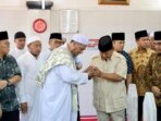 Prabowo Subianto Melakukan Ziarah ke Habib Ali Kwitang dan Memohon Doa untuk Kesuksesan di Masa Depan