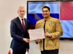 Menpora Dito Bertemu dengan Menpora Rusia dan Menyerahkan Surat Titipan dari Prabowo Subianto kepada Putin