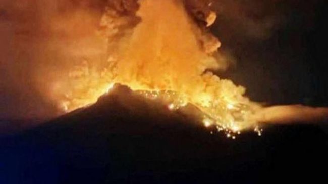 Gunung Ruang Erupsi, Penerbangan di Bandara Sam Ratulangi Dihentikan Sementara!