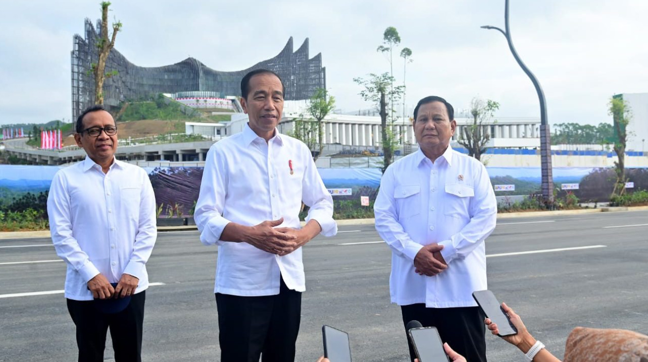 Presiden Jokowi dan Menhan Prabowo Subianto Melakukan Tinjauan Progres Pembangunan IKN pada Hari Senin Pagi