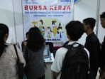 Antre-Selonjoran: Pencari Kerja Berebut Nasib di Job Fair Tahun 2024