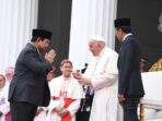 Prabowo Subianto Shares A Moment of Shaking Hands with Pope Francis, Saying “Indonesia is Blessed with Diversity and Harmony”