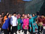 An Enjoyable Moment: Prabowo Subianto Snaps a Selfie with Iriana and Mothers at IKN