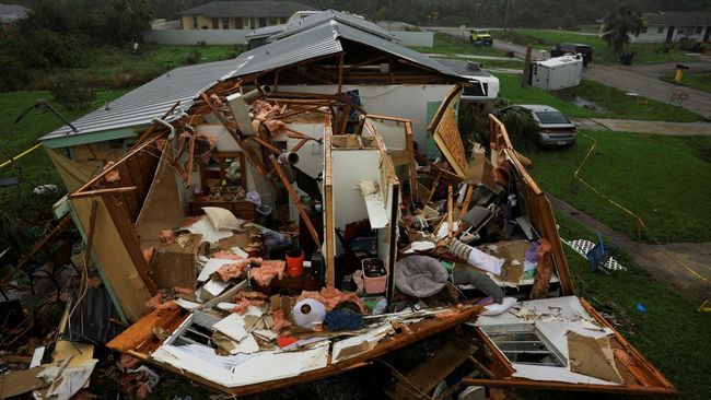 Potret Bencana yang Mengguncang Amerika Serikat, Rumah Hancur dan Stadion Terkoyak