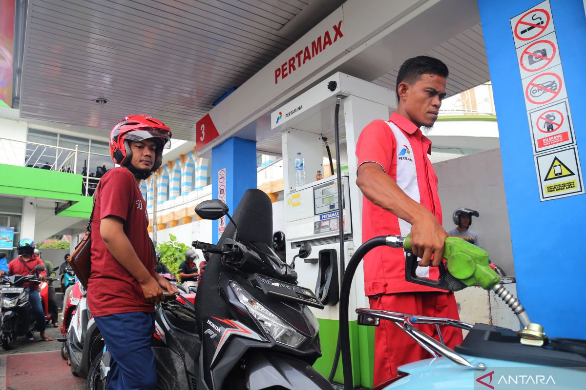 antarafoto-penyesuaian-harga-bbm-di-ternate-432023-ans-1.jpg