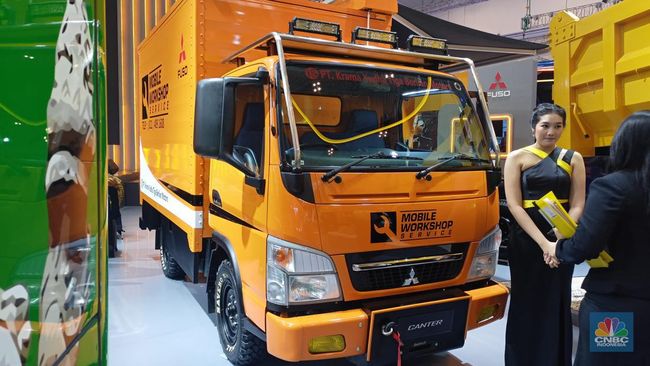 fuso-rilis-truk-baru-di-giias-spesial-ulang-tahun-ke-60-cnbc-indonesiaferry-sandi-3_169.jpeg