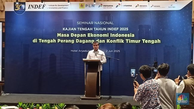 menteri-ketenagakerjaan-yassierli-dalam-diskusi-indef-di-jakarta-rabu-272025-1751432511767_169.jpeg