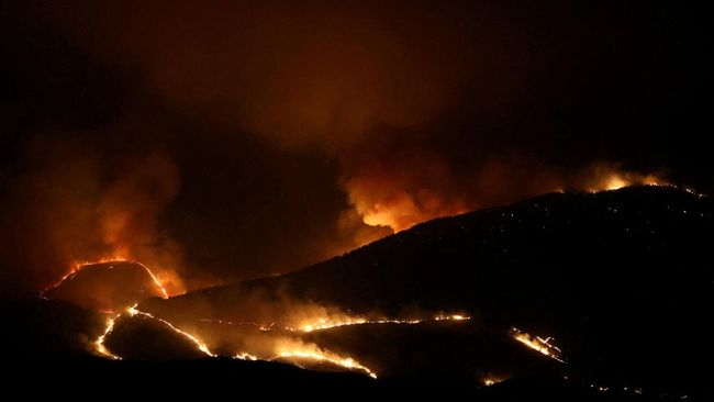 pemandangan-umum-kebakaran-hutan-di-kalas-delvina-albania-27-juli-2025-1753668175309_169.jpeg