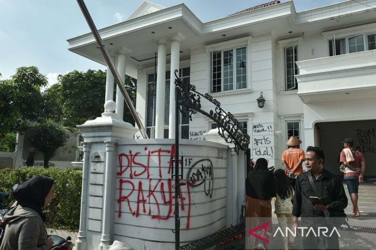 kondisi-rumah-anggota-dpr-uya-kuya-2612481.jpg